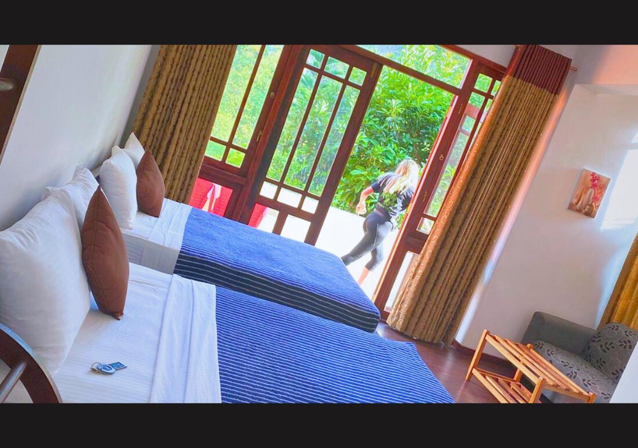 Hotel Slightly Chilled Nallathanniya Exterior foto